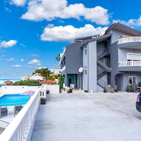 1 Bedroom Gorgeous In *