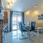 Apartman With Sea View Ii *