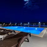 Apartman With Sea View Ii