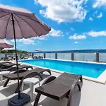 Apartman With Sea View Ii