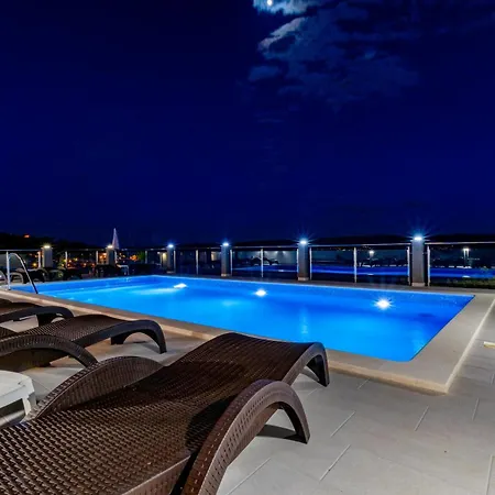 דירה With Sea View Ii
